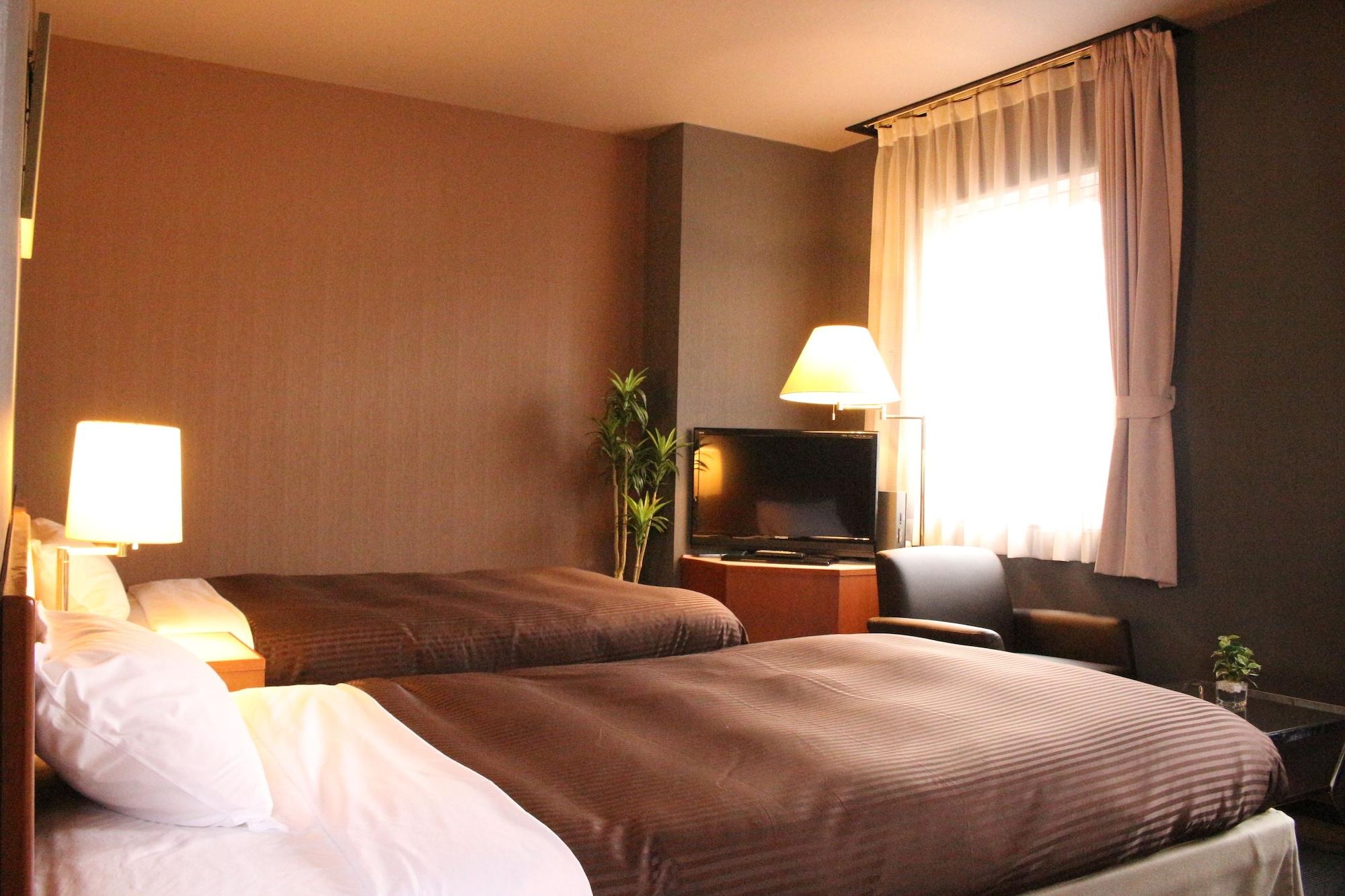 Hotel Livemax Budget Hiratsuka Ekimae Exterior foto