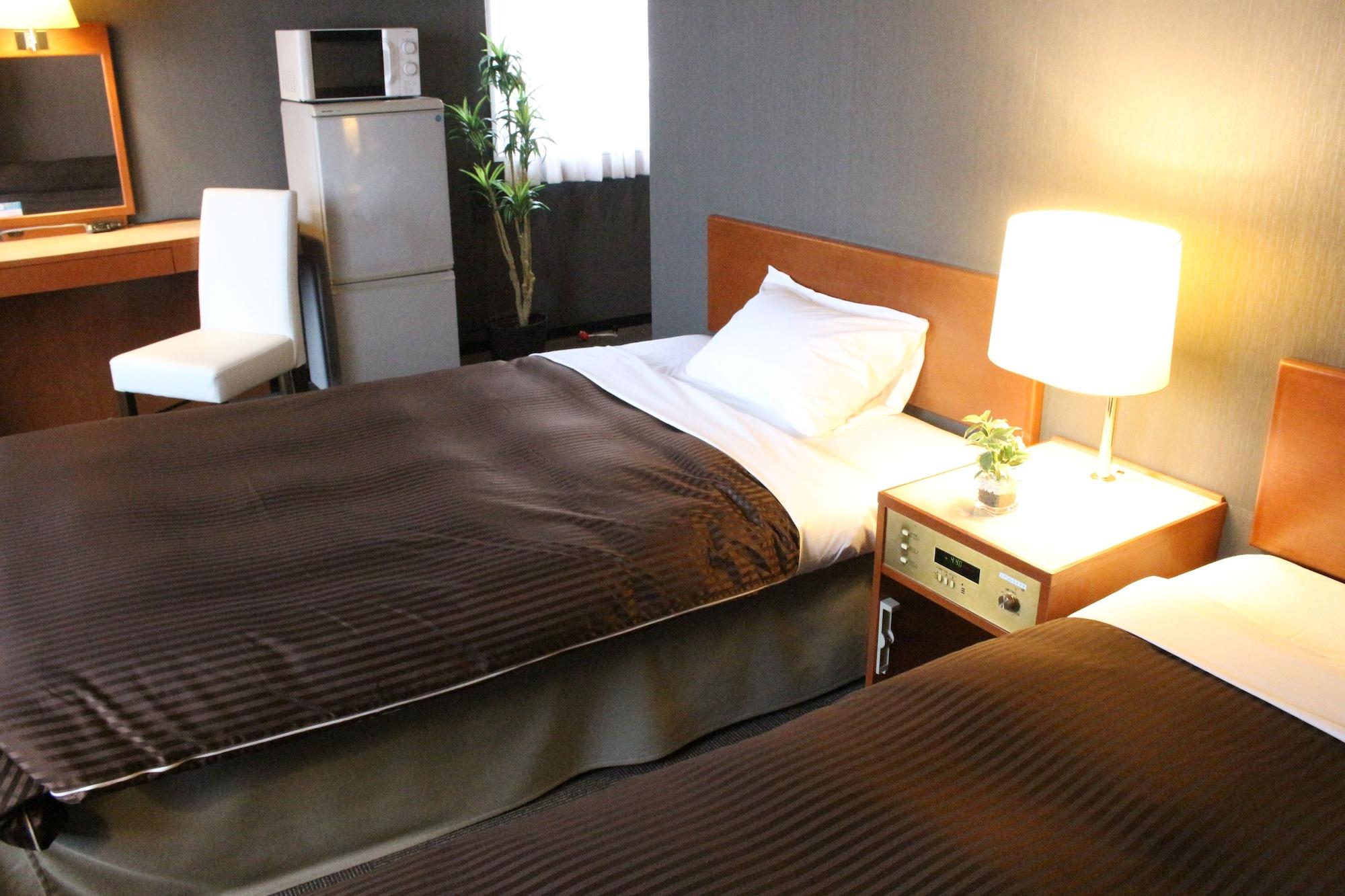Hotel Livemax Budget Hiratsuka Ekimae Exterior foto