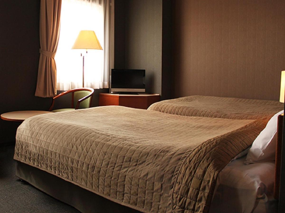 Hotel Livemax Budget Hiratsuka Ekimae Exterior foto